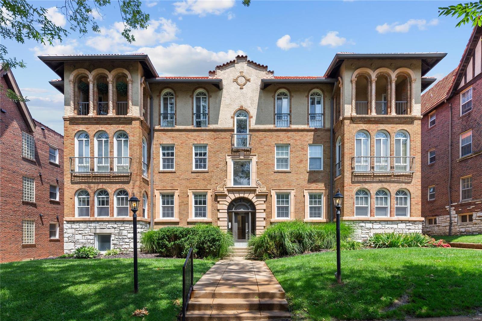 7515 Parkdale Avenue Unit: 1E