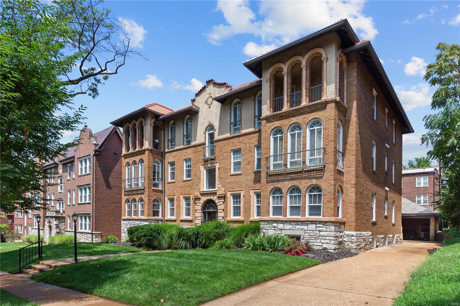 7515 Parkdale Avenue Unit: 1E