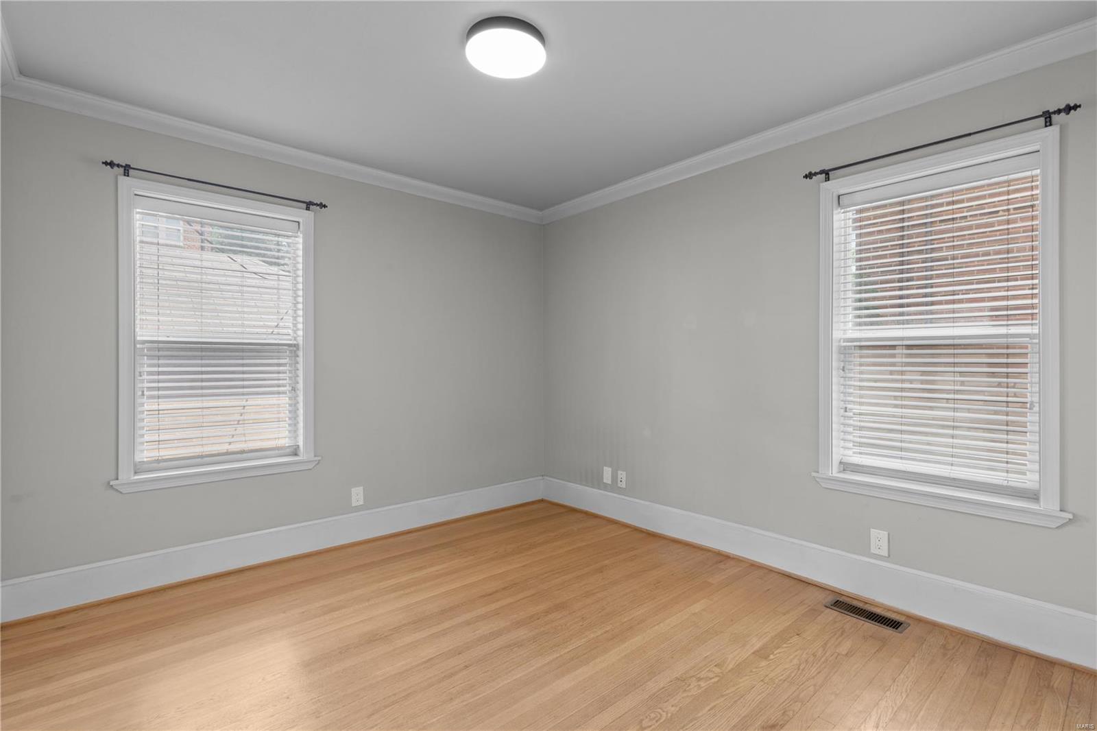 7515 Parkdale Avenue Unit: 1E