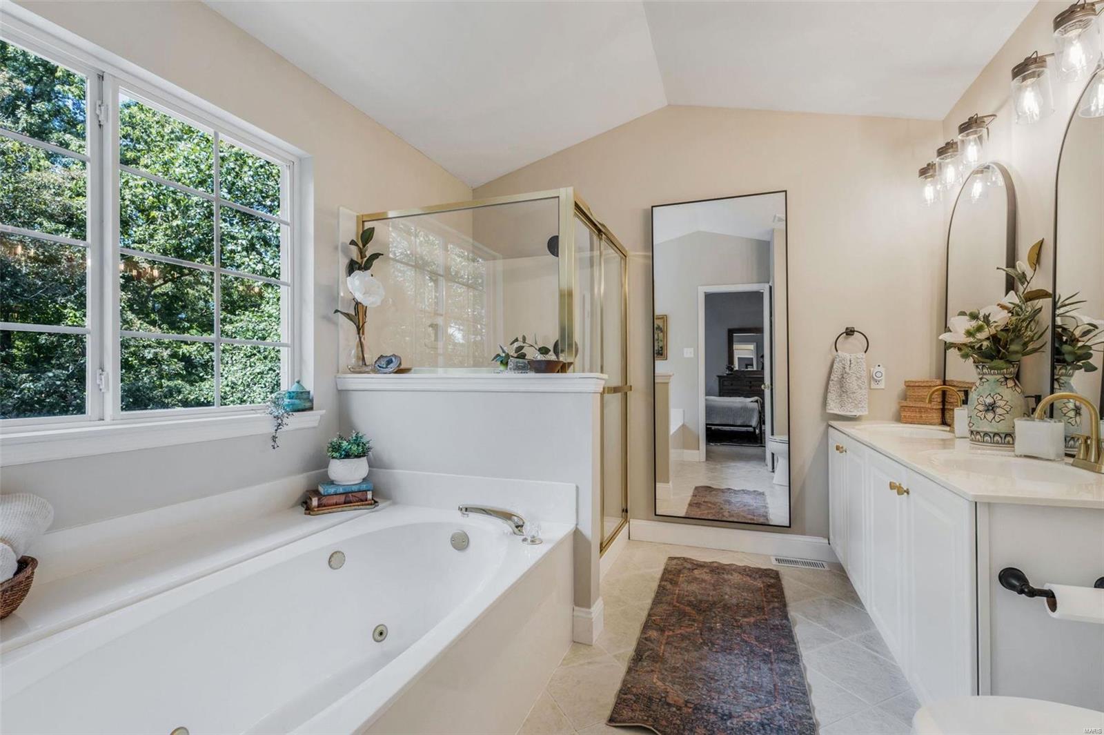 1104 New Ballwin Oaks Drive