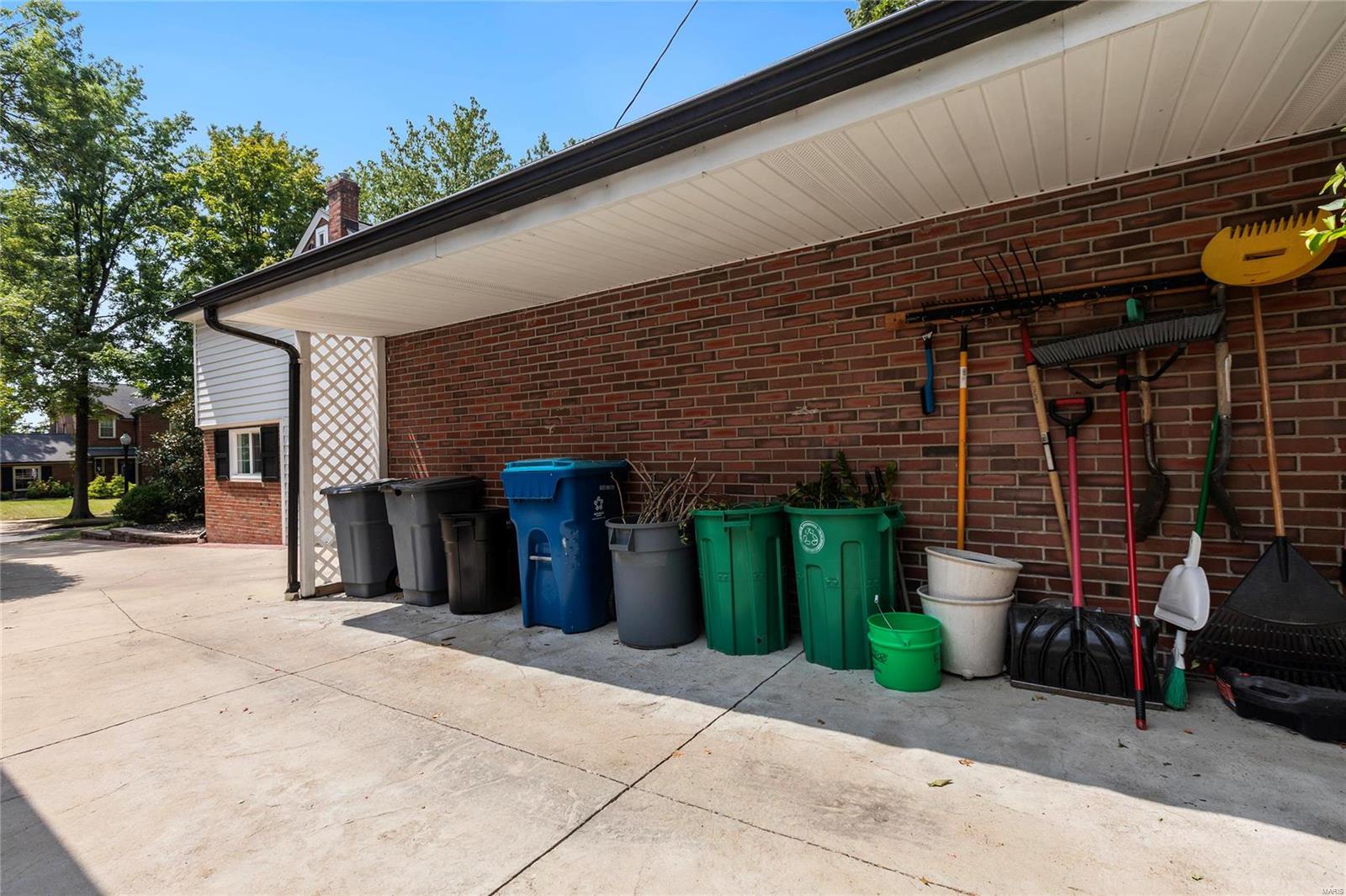 8021 Seminole Drive