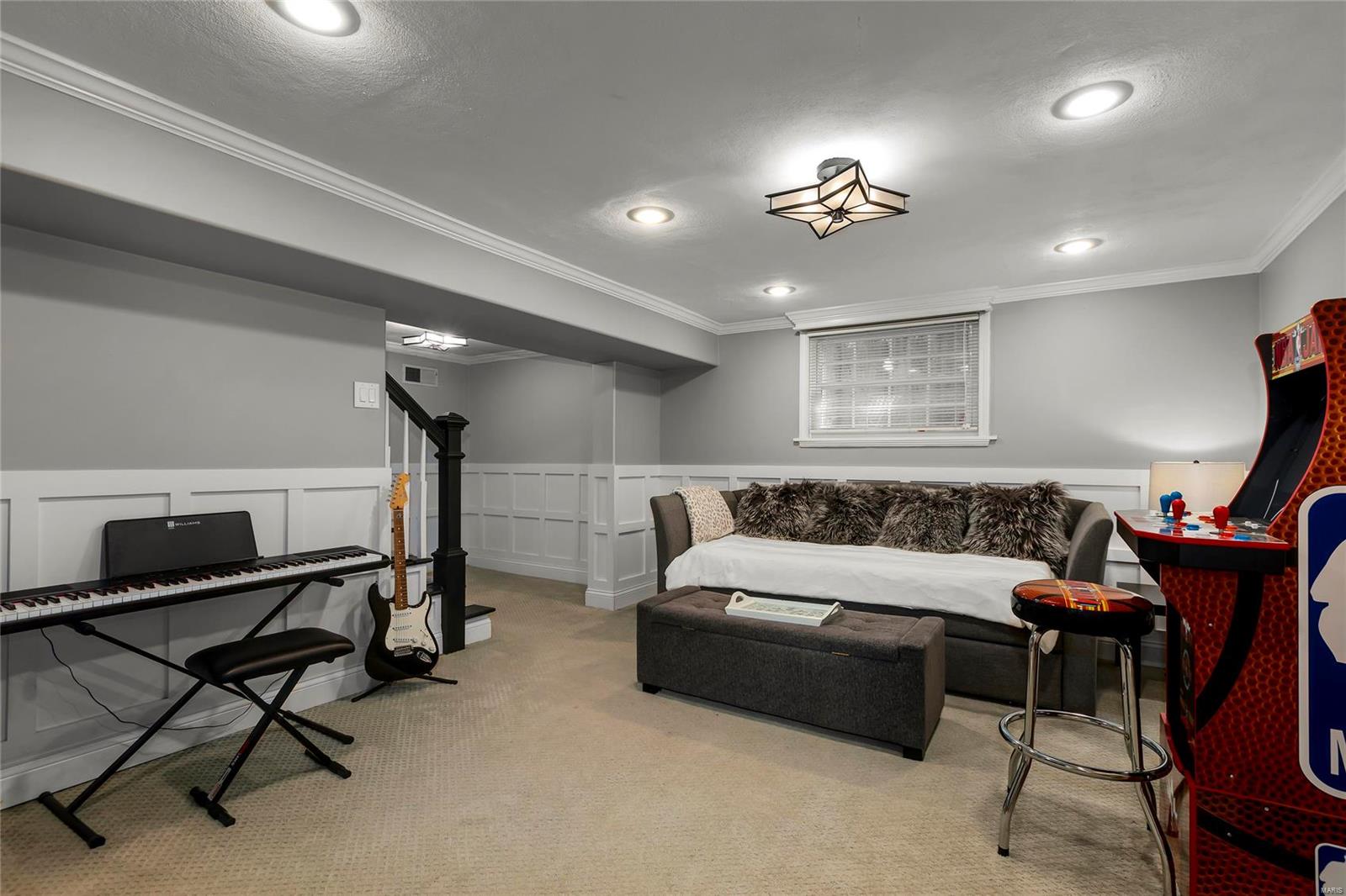 8021 Seminole Drive