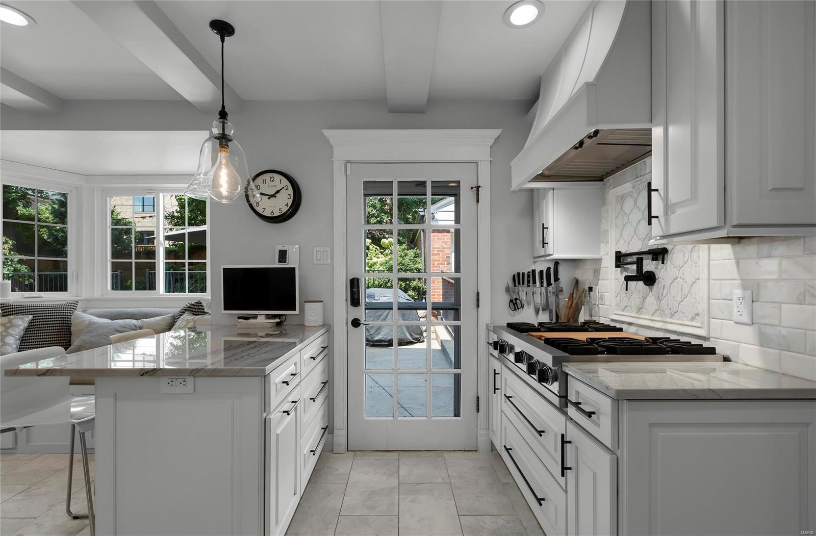 8021 Seminole Drive