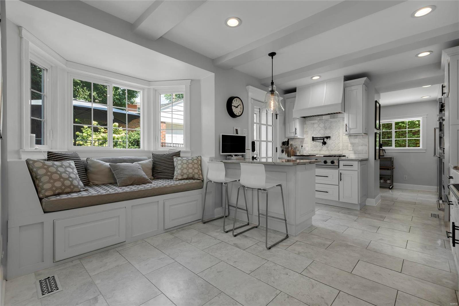 8021 Seminole Drive
