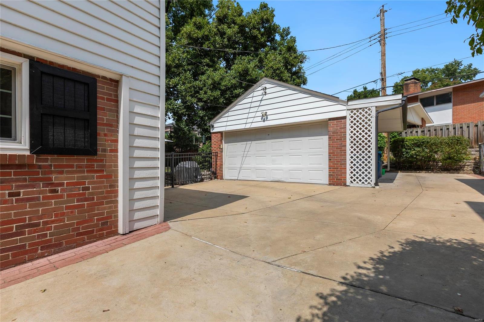 8021 Seminole Drive