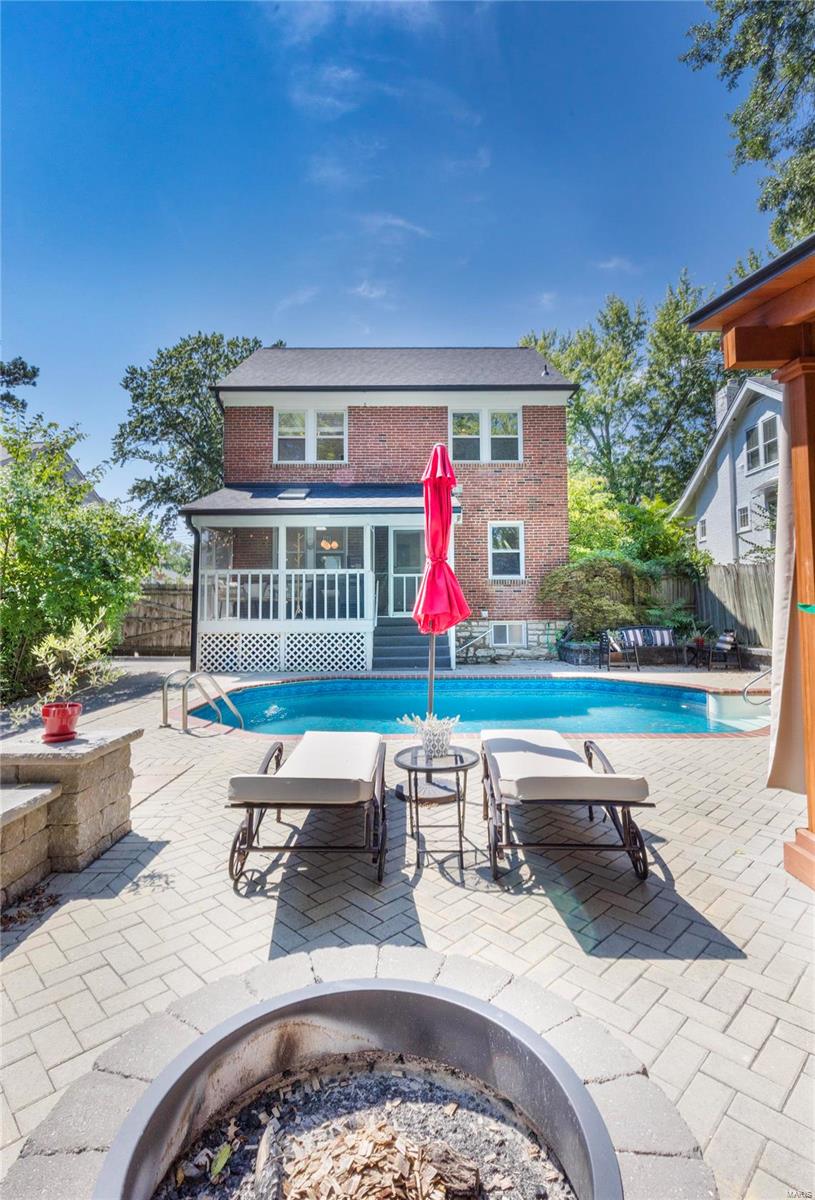 352 Sylvester Avenue