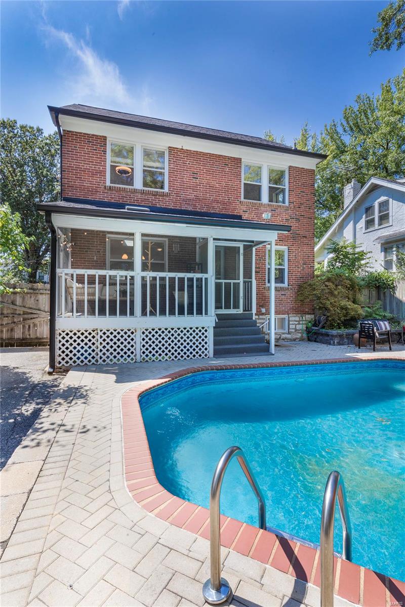 352 Sylvester Avenue