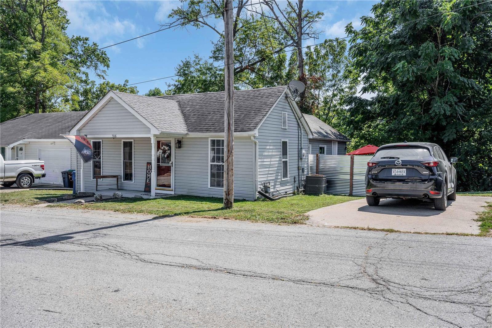 506 W Cherry Street