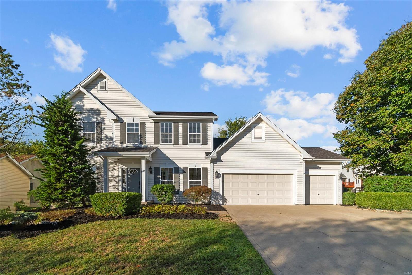 7322 Macleod Lane