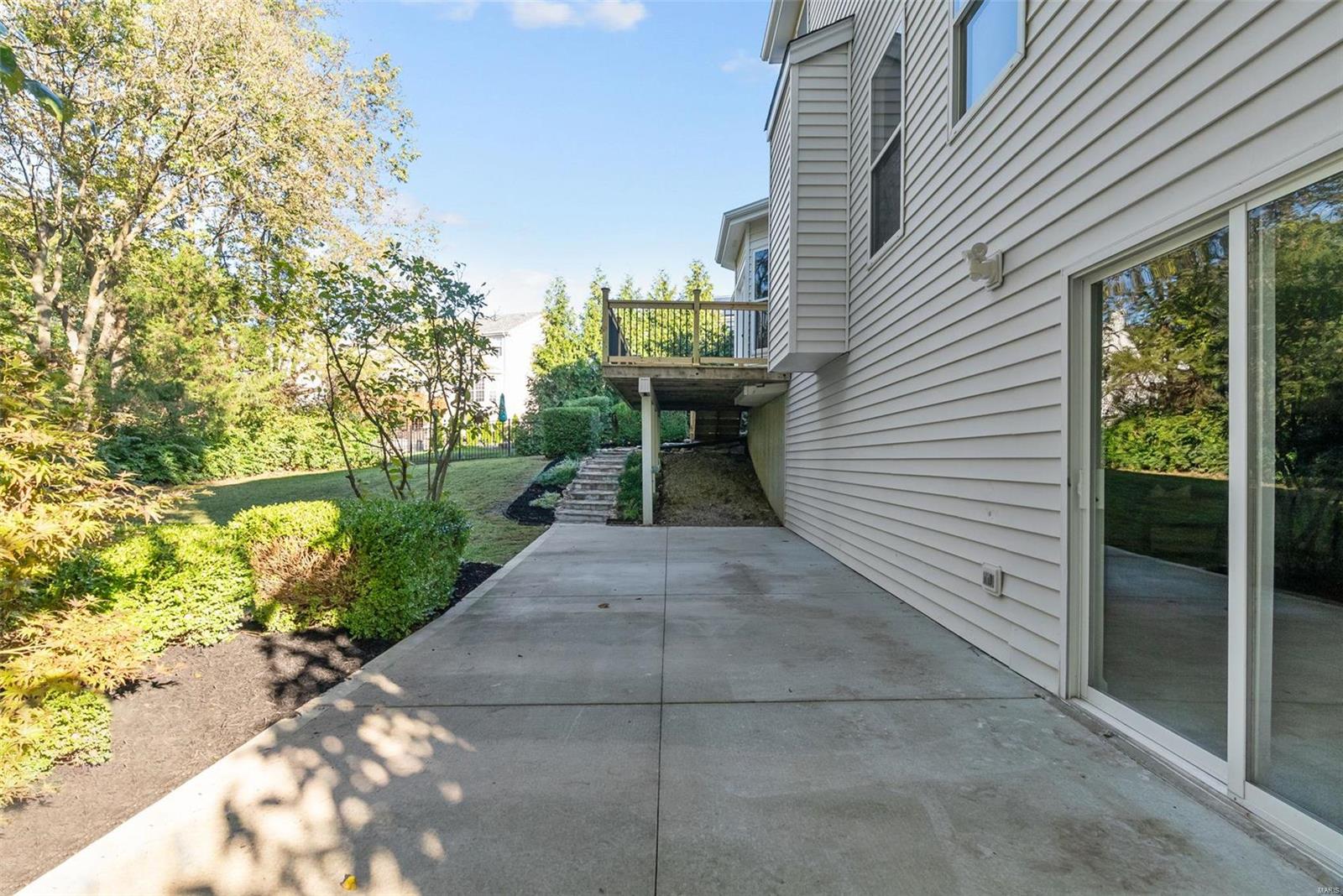 7322 Macleod Lane
