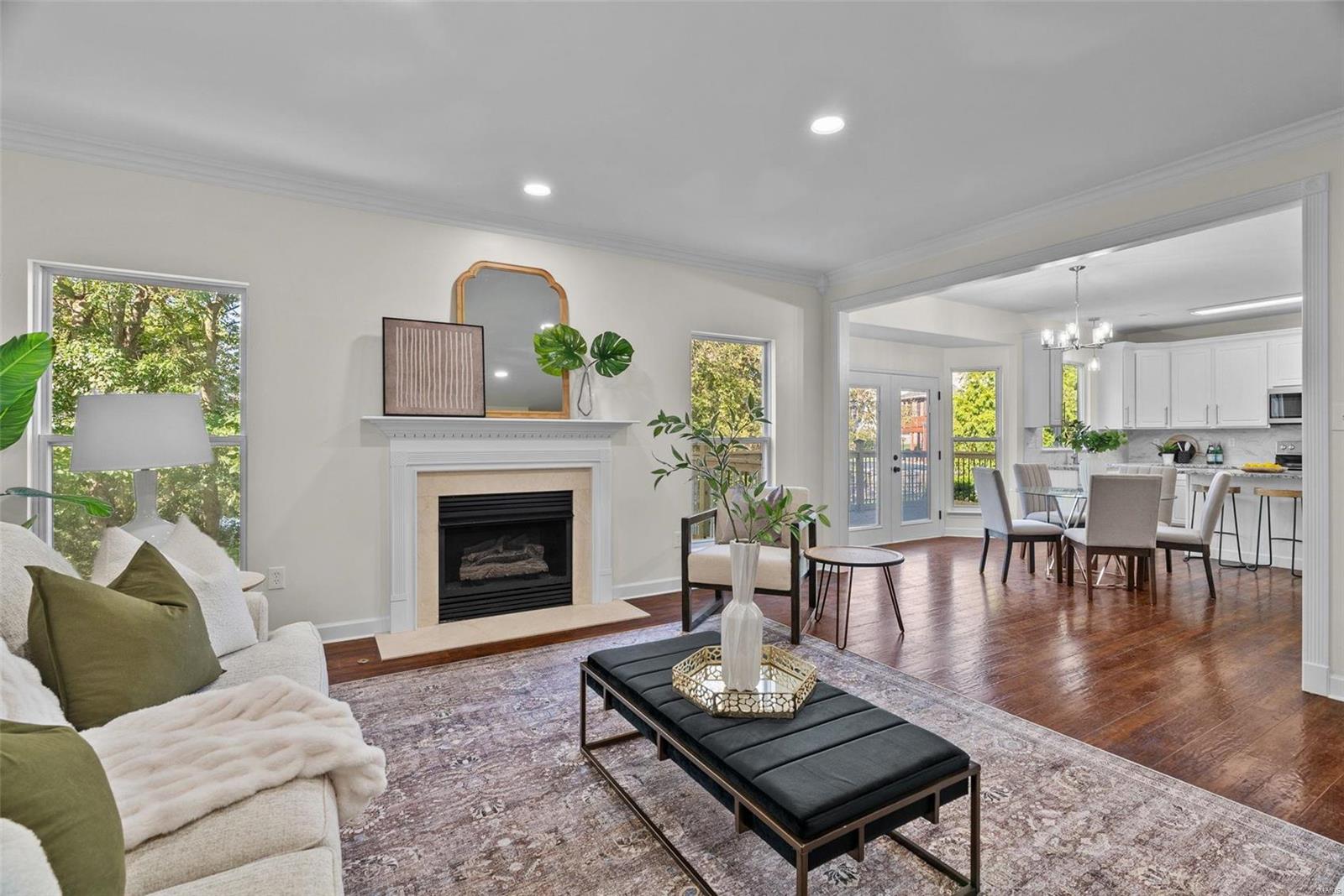 7322 Macleod Lane