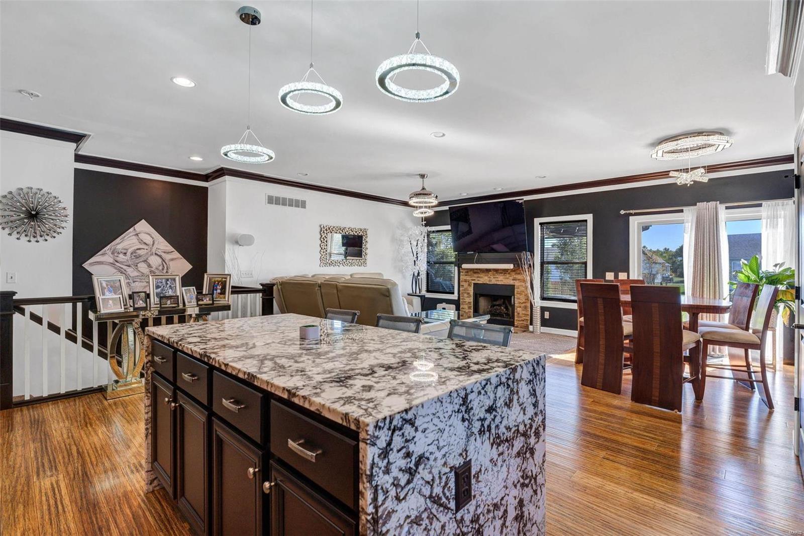 220 Hartford Glen Court