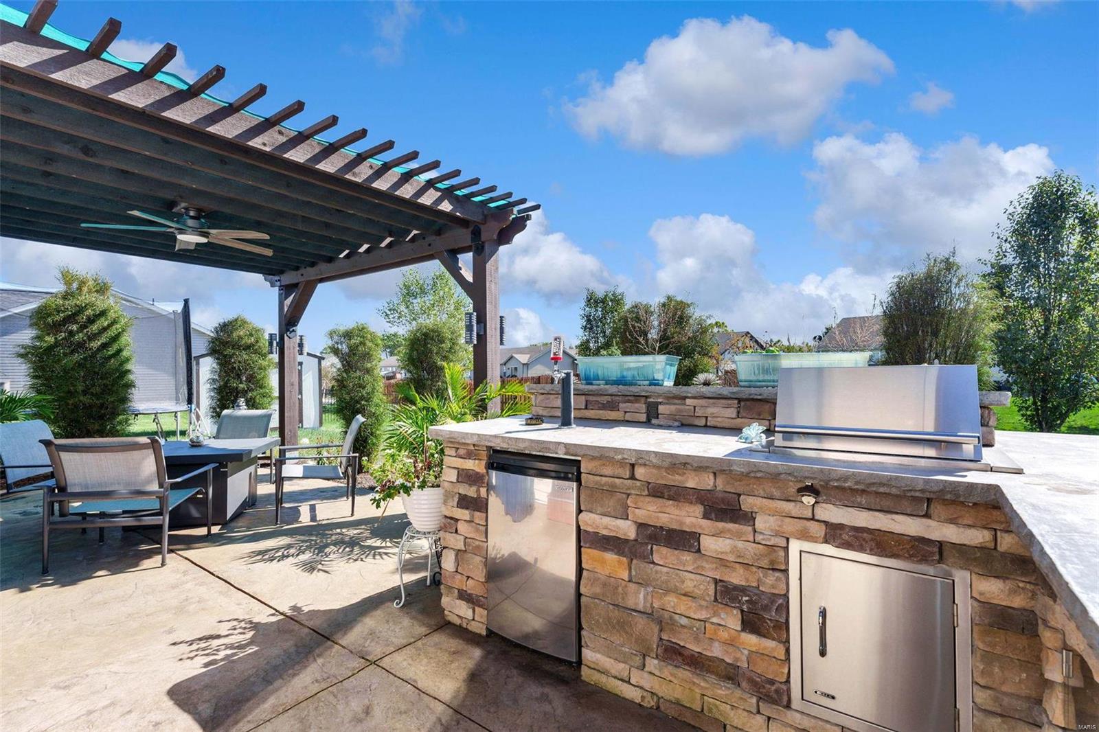 220 Hartford Glen Court