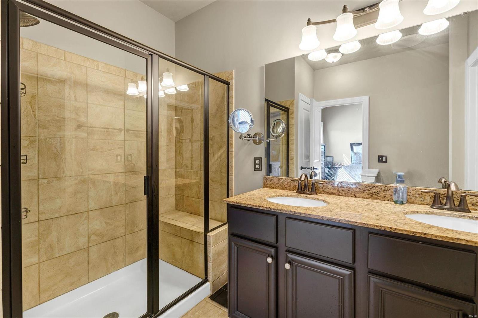 220 Hartford Glen Court