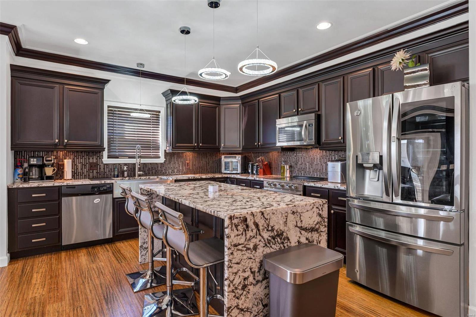 220 Hartford Glen Court