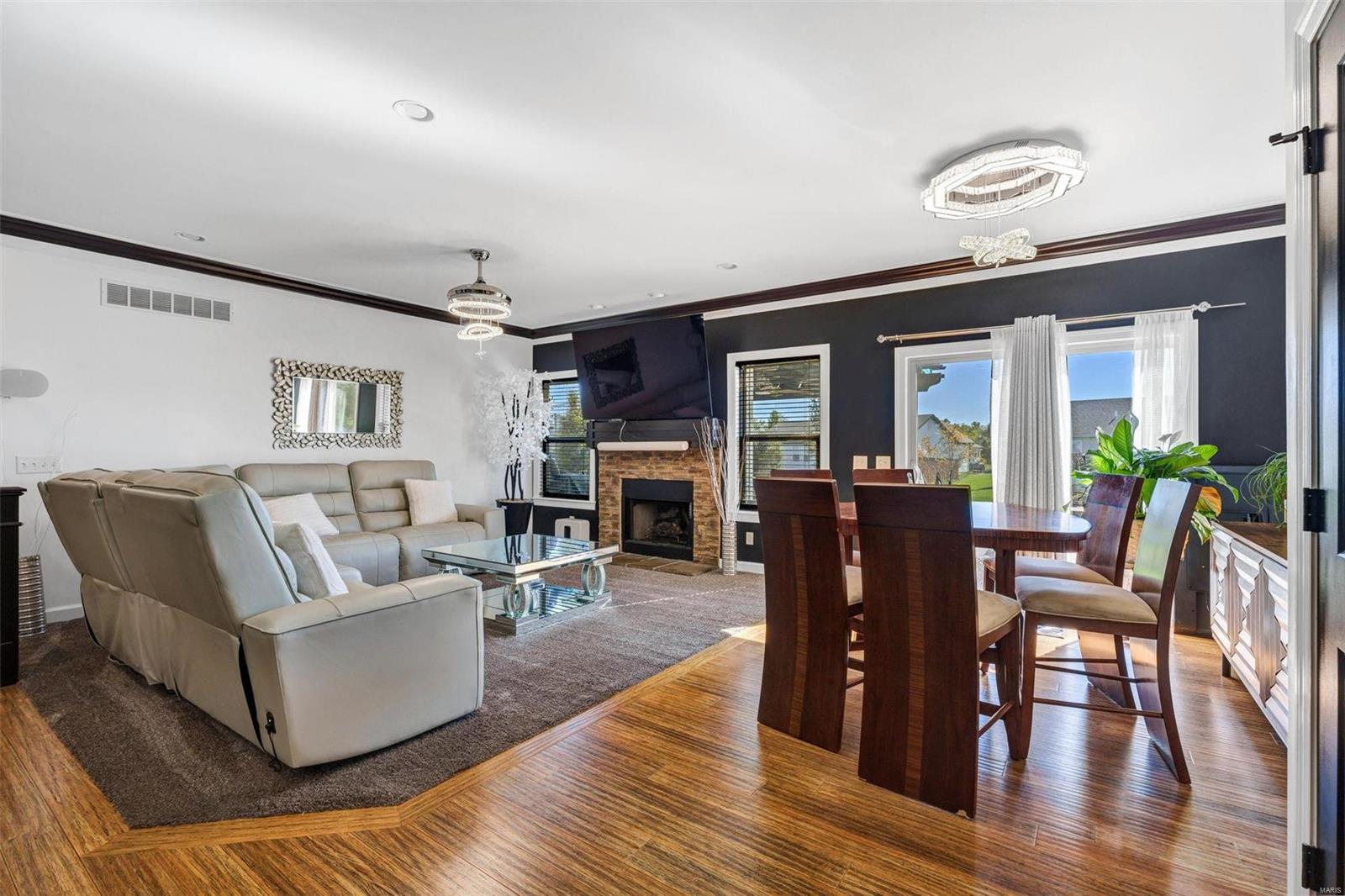 220 Hartford Glen Court