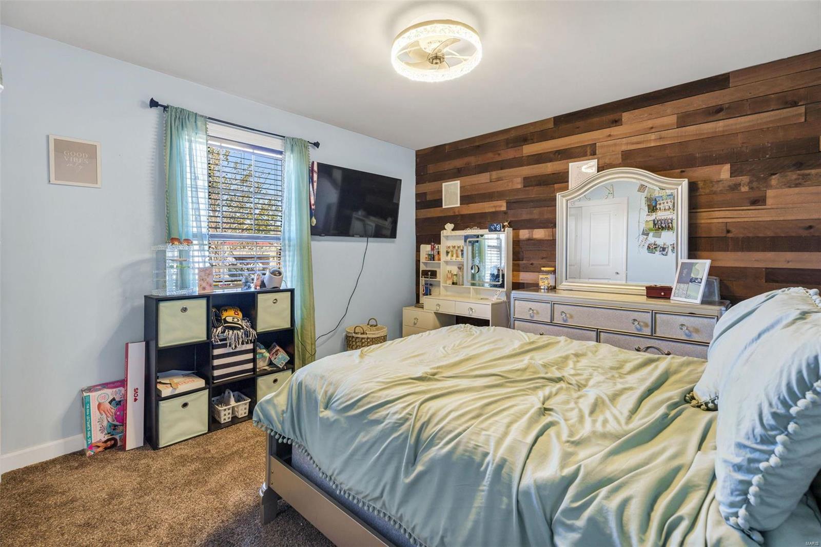 220 Hartford Glen Court