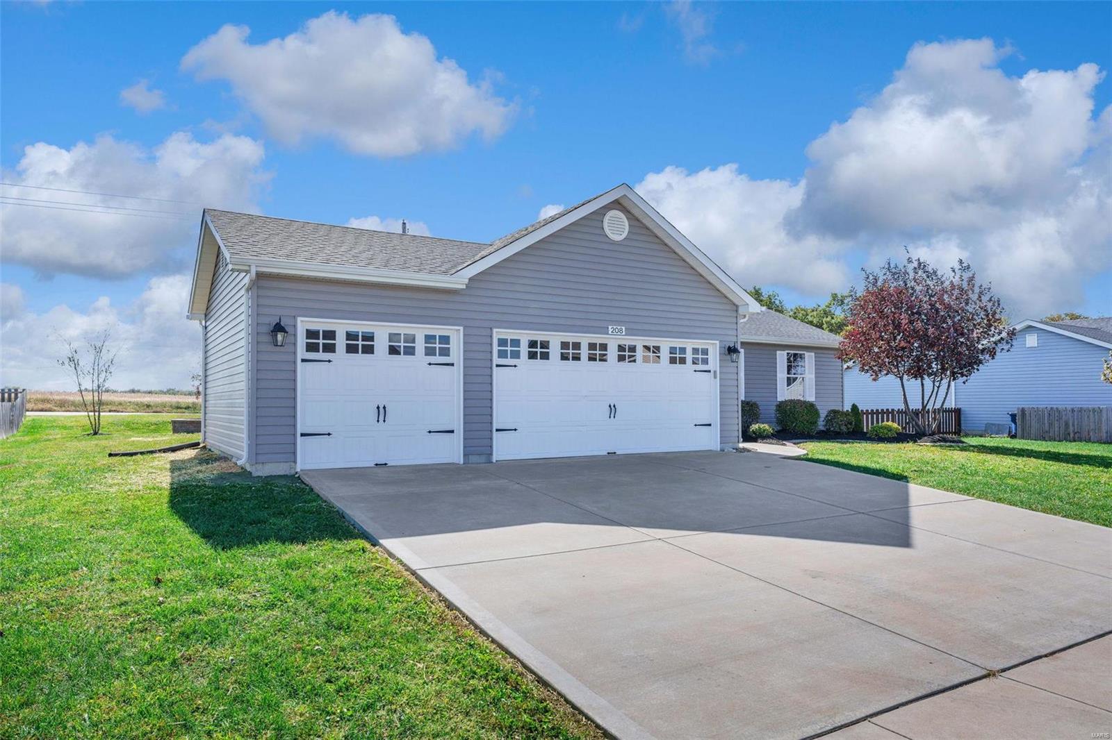 208 Peregrine Dr