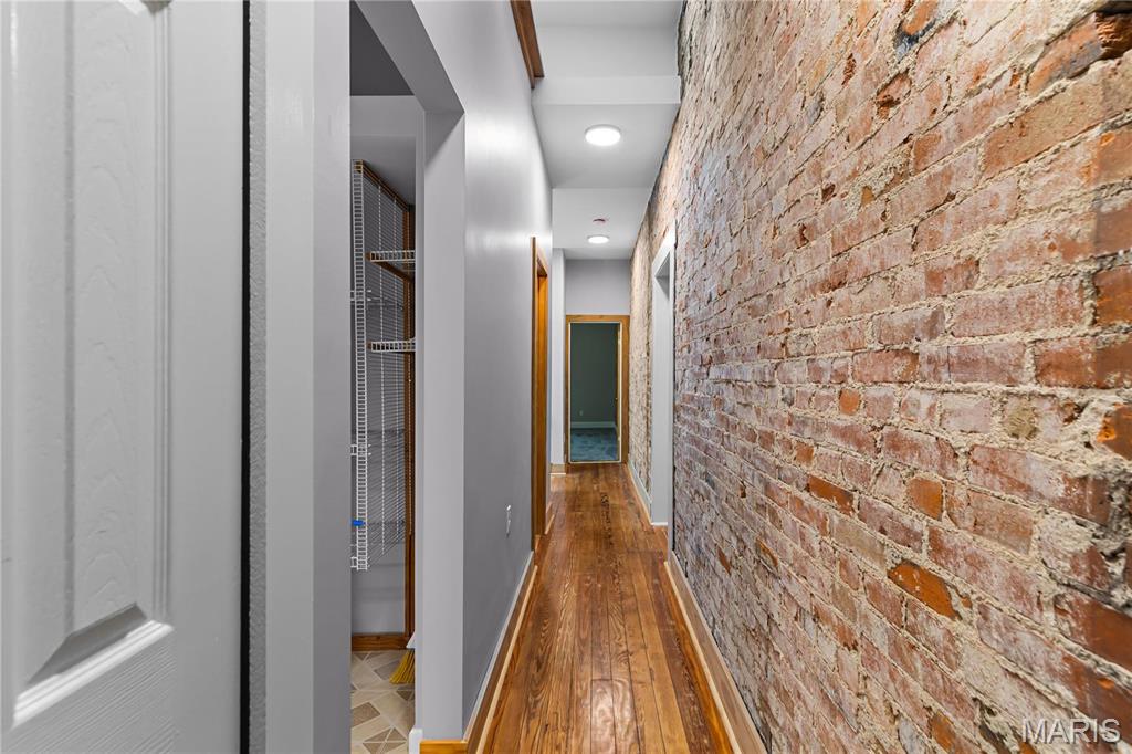 1221 Mackay Place