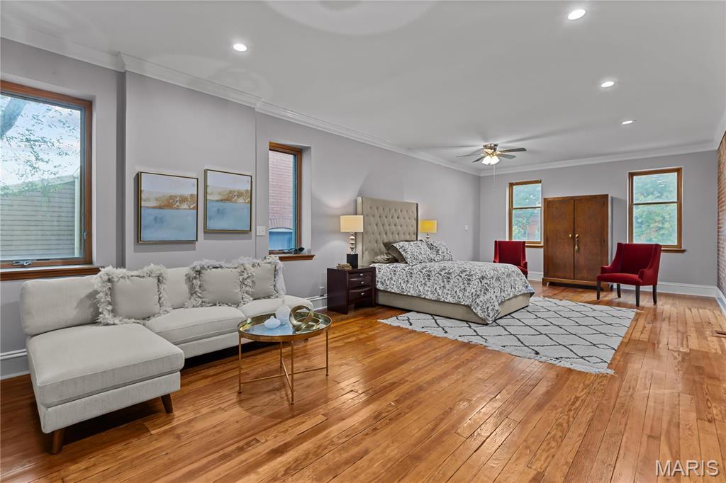 1221 Mackay Place