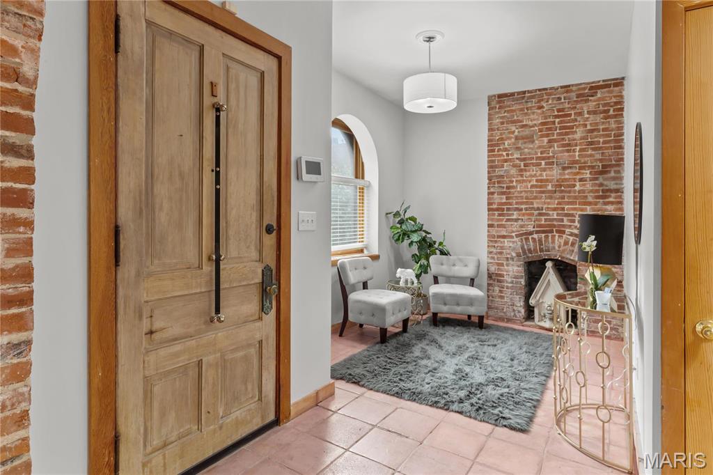 1221 Mackay Place