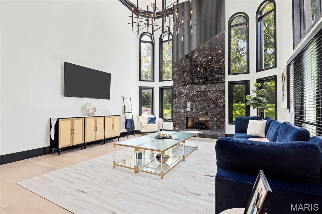 13516 Weston Park Drive