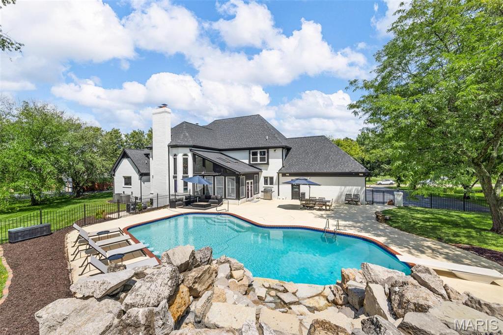 13516 Weston Park Drive