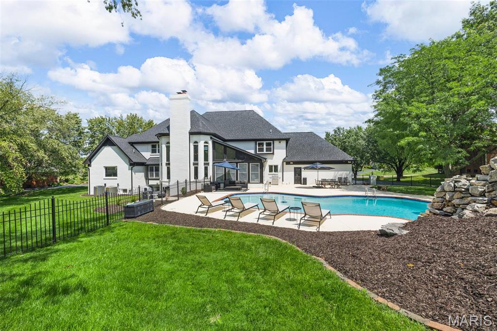 13516 Weston Park Drive