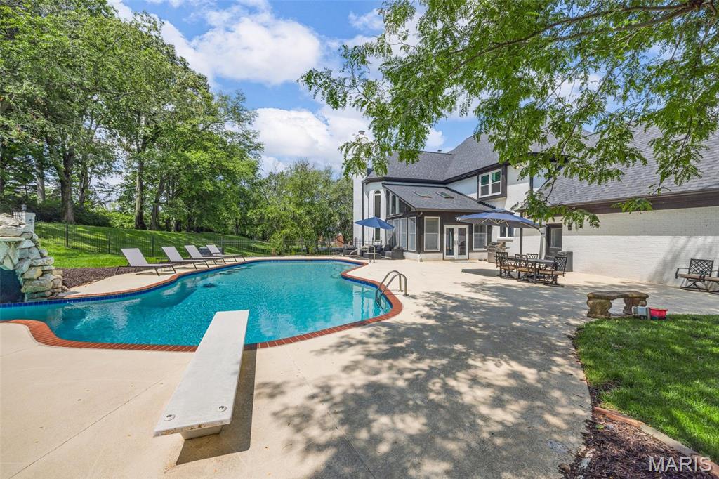 13516 Weston Park Drive
