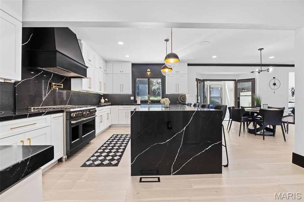 13516 Weston Park Drive