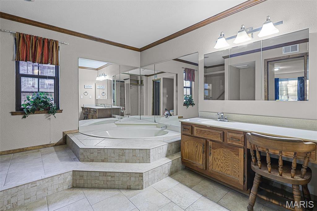 1420 Heritage Landing Unit: 102