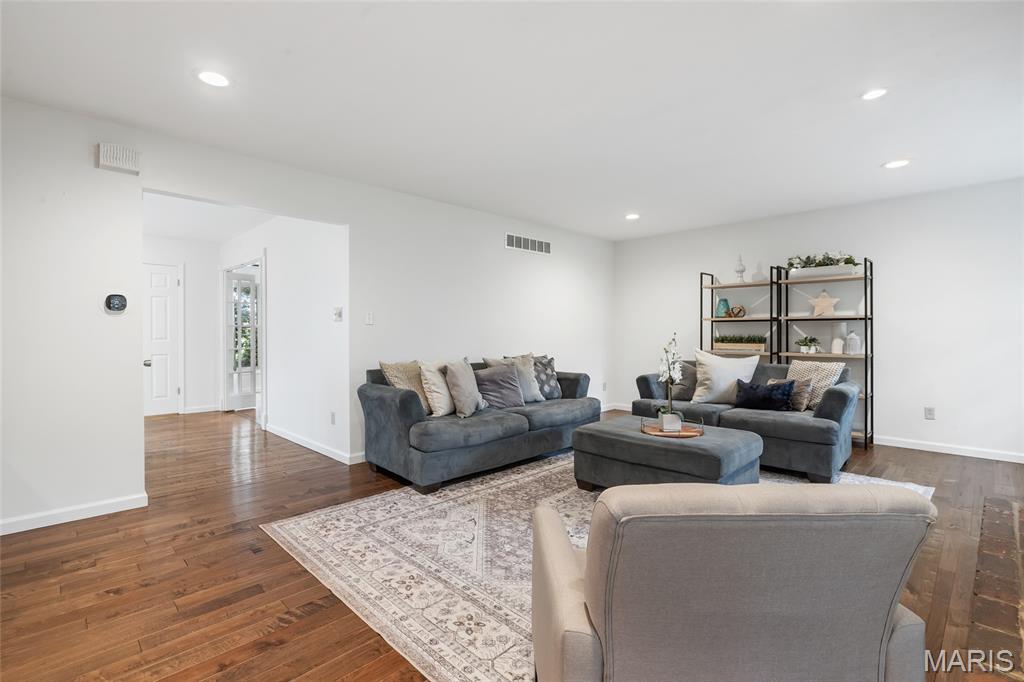 16059 Meadow Oak Drive