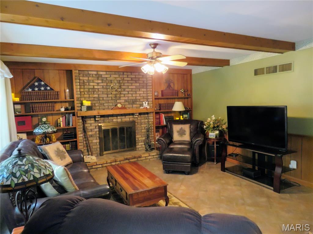 216 Spring Oaks Drive