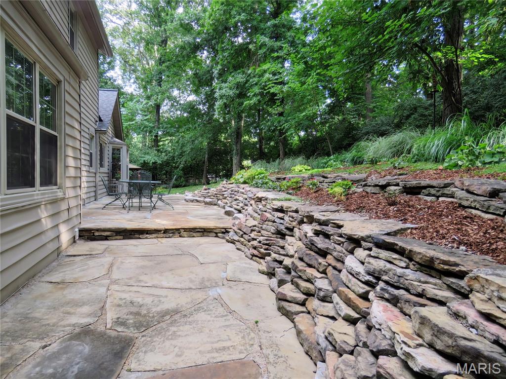 216 Spring Oaks Drive