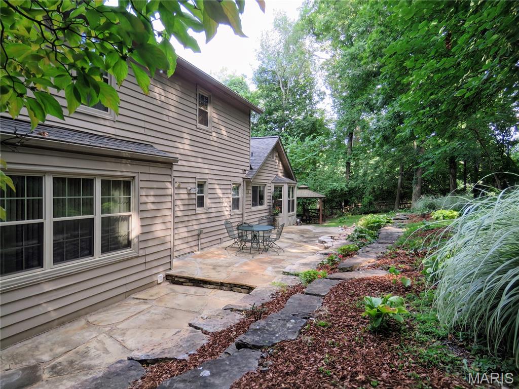 216 Spring Oaks Drive