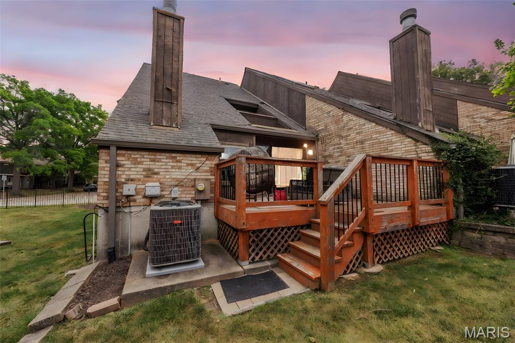 925 Maison Ladue Drive