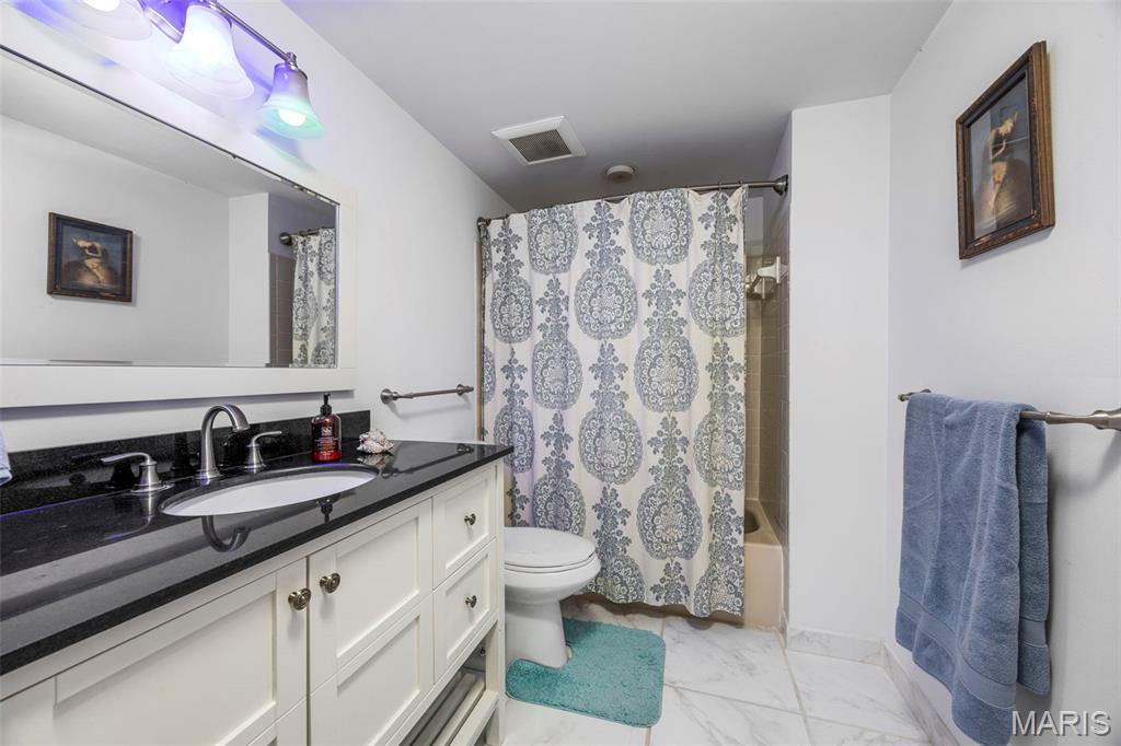 925 Maison Ladue Drive