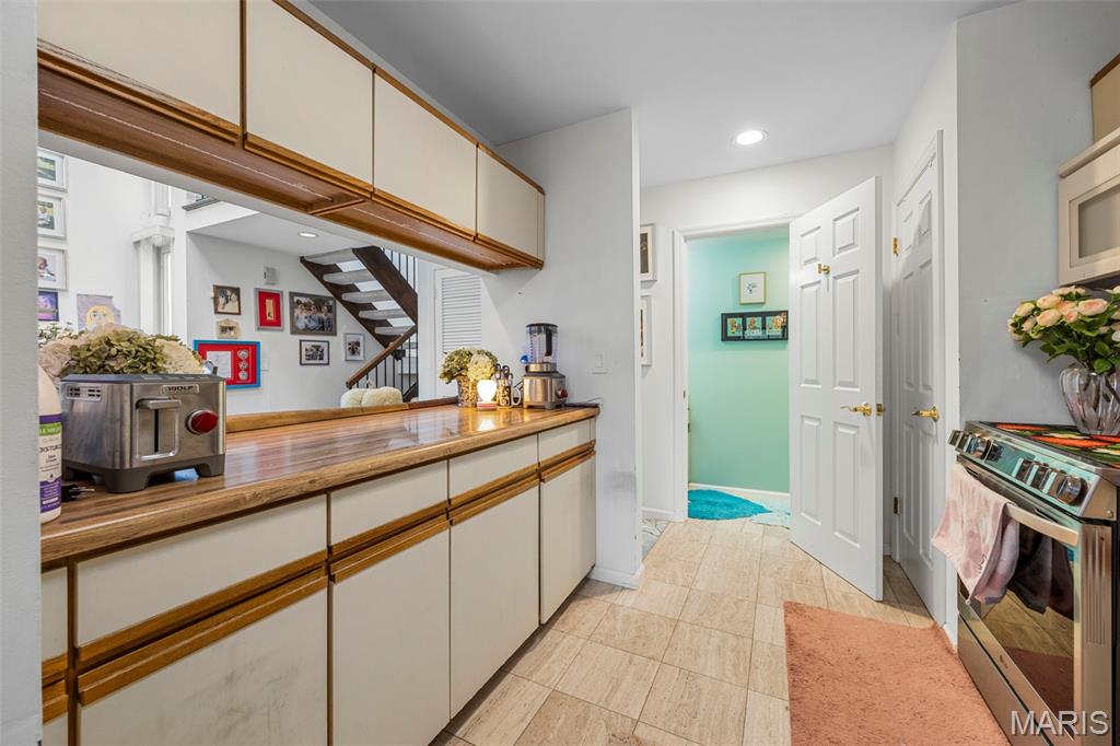 925 Maison Ladue Drive