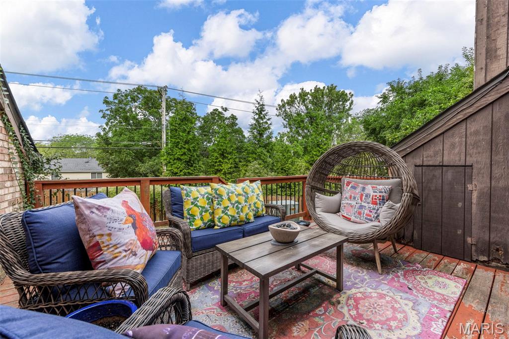 925 Maison Ladue Drive