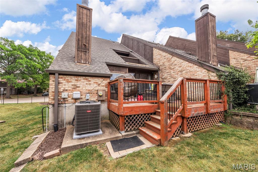 925 Maison Ladue Drive