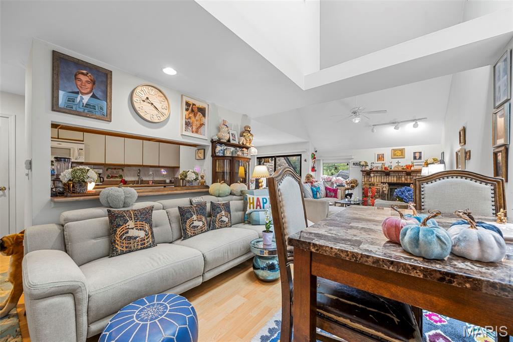 925 Maison Ladue Drive