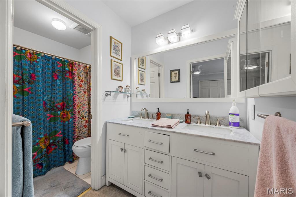 925 Maison Ladue Drive