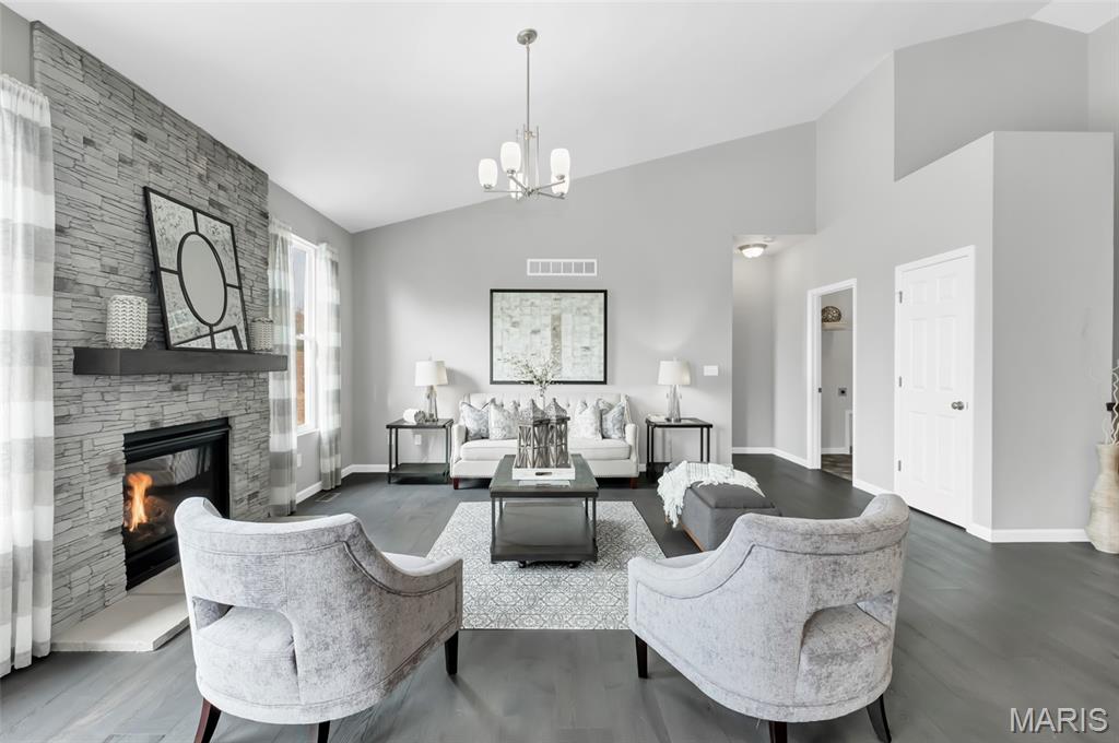 1531 Arlington Heights Way