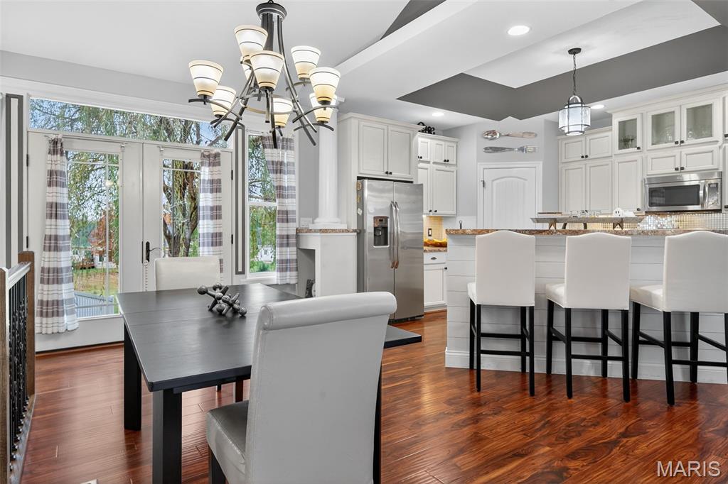 537 Oakbluff Court