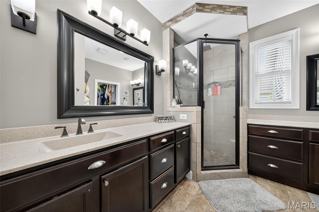 537 Oakbluff Court
