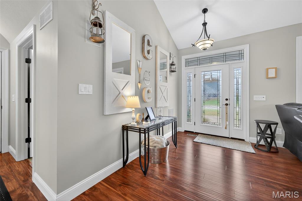 537 Oakbluff Court