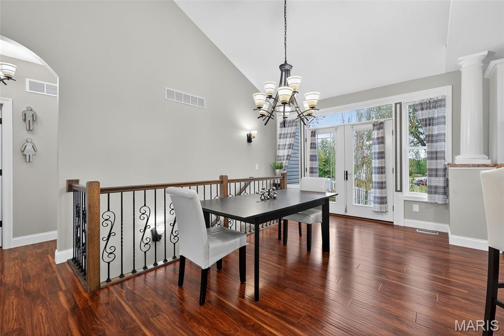 537 Oakbluff Court