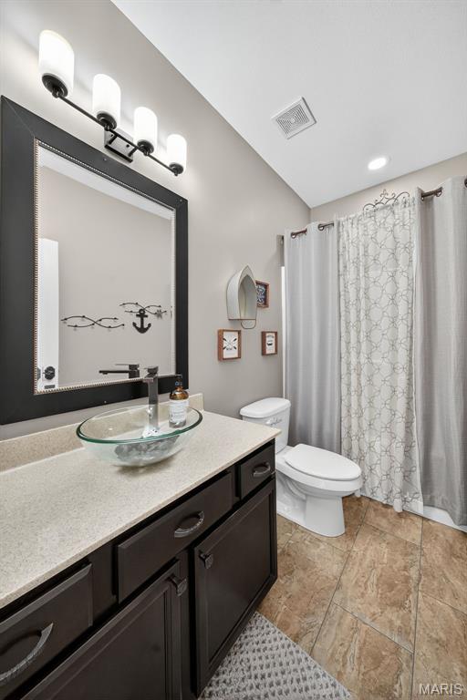 537 Oakbluff Court