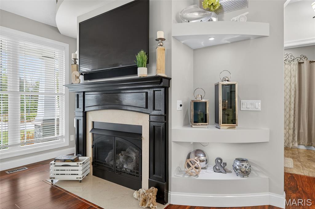 537 Oakbluff Court