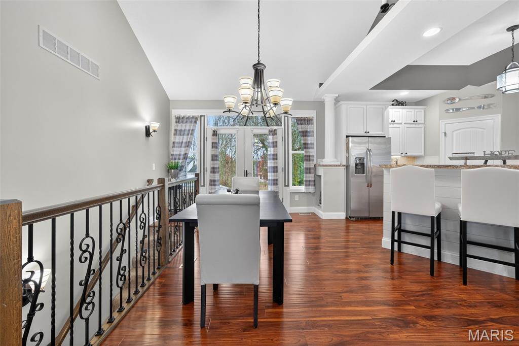 537 Oakbluff Court